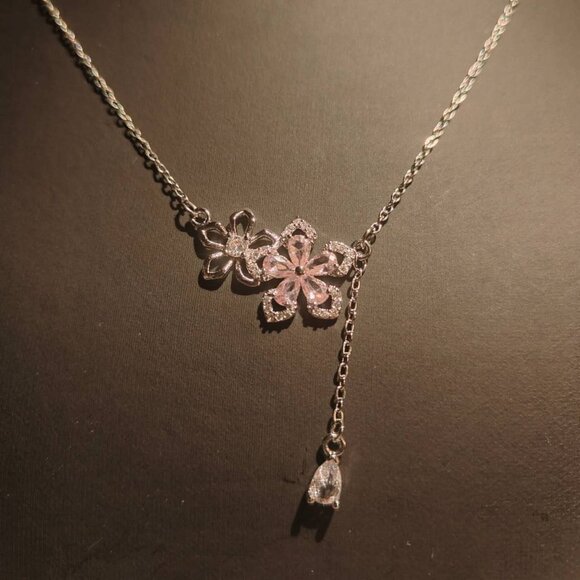Pink Flower Necklace - Picture 1 of 1